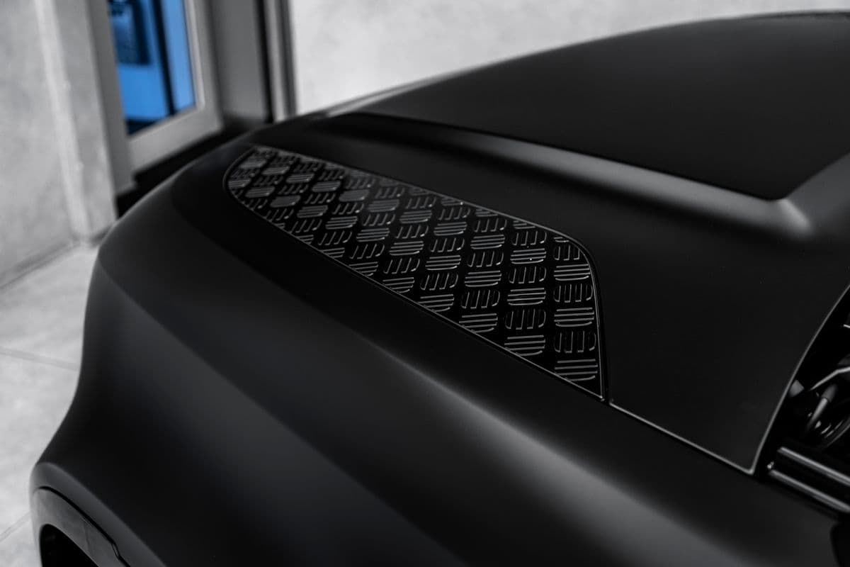 2025 Land Rover DEFENDER - 11