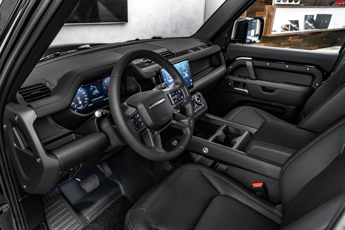 2025 Land Rover DEFENDER - 12