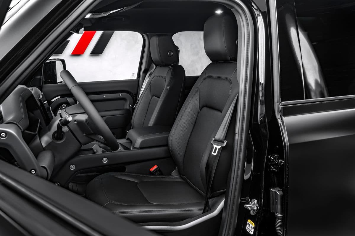 2025 Land Rover DEFENDER - 14