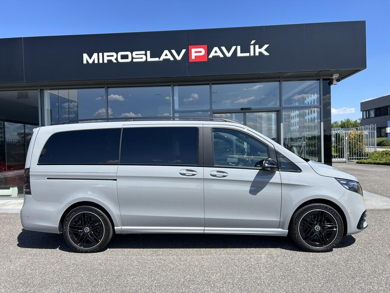 2025 Mercedes-Benz V-CLASS - 4