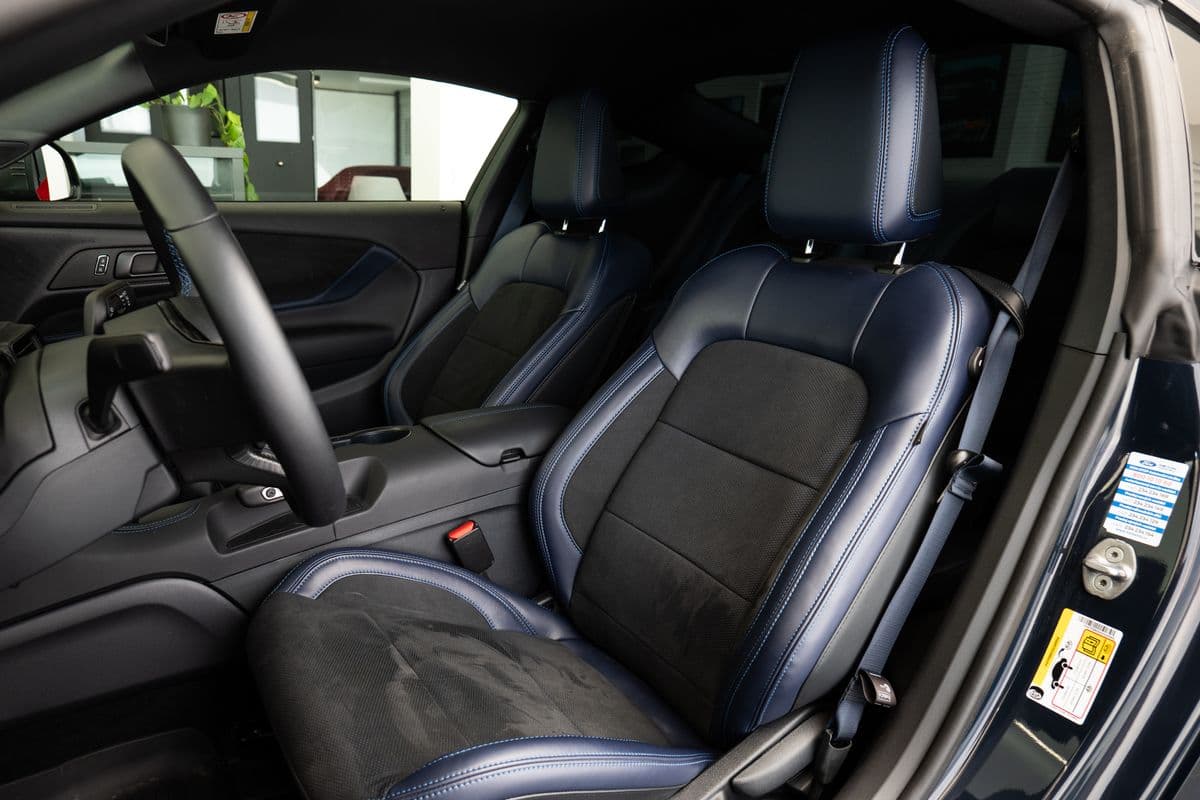 2025 Ford MUSTANG - 8
