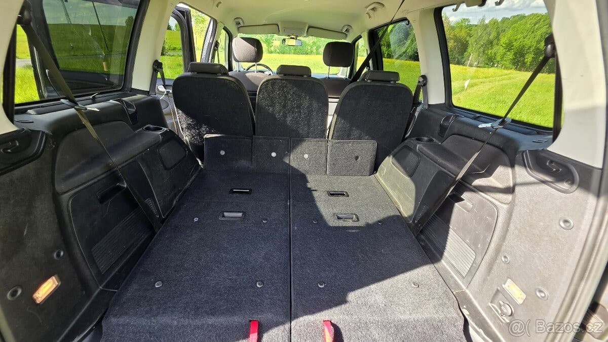 2011 Ford GALAXY - 8