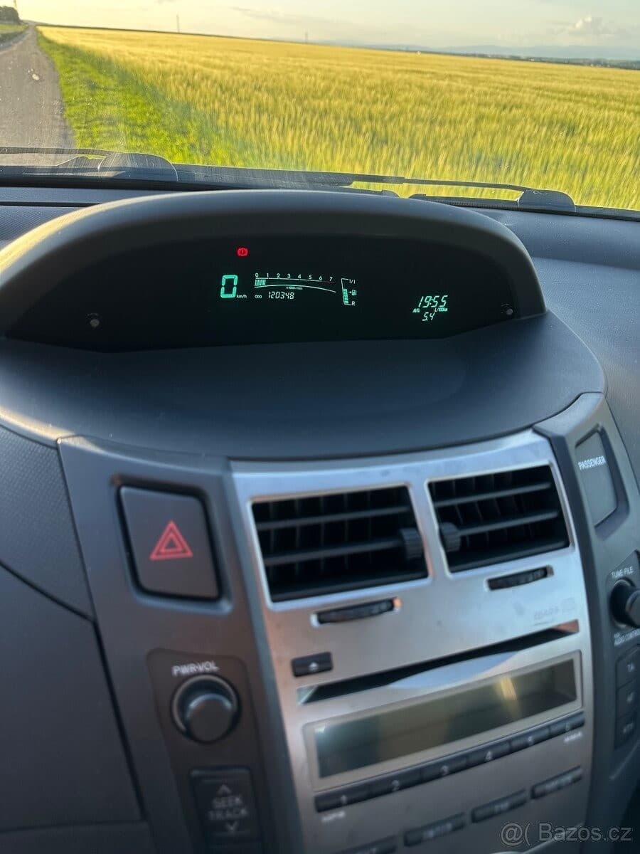 2009 Toyota YARIS - 13