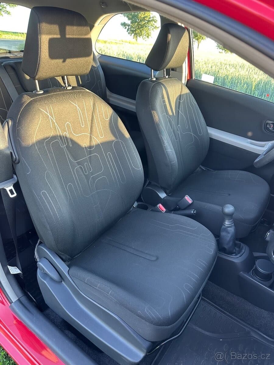 2009 Toyota YARIS - 15