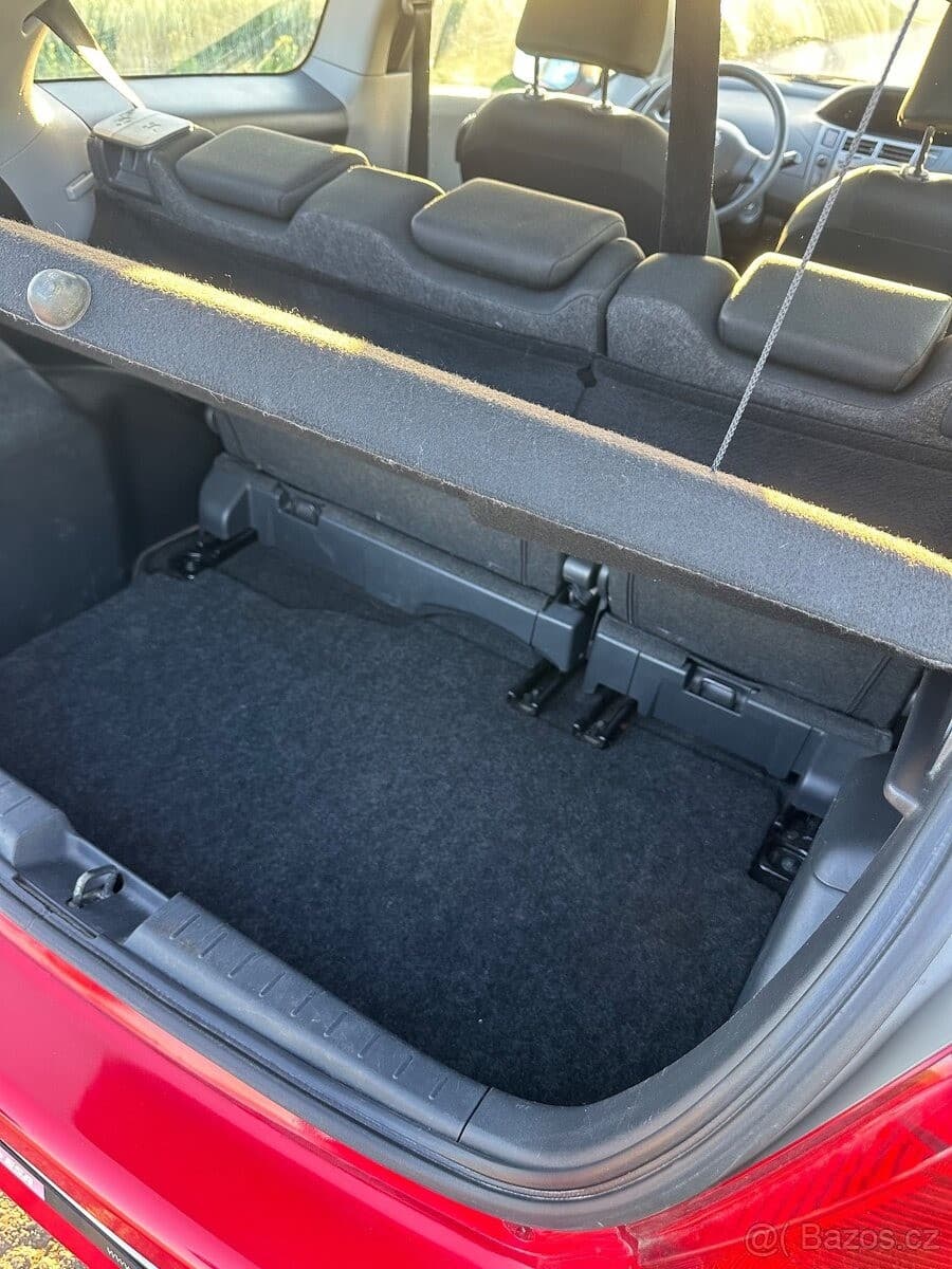 2009 Toyota YARIS - 19