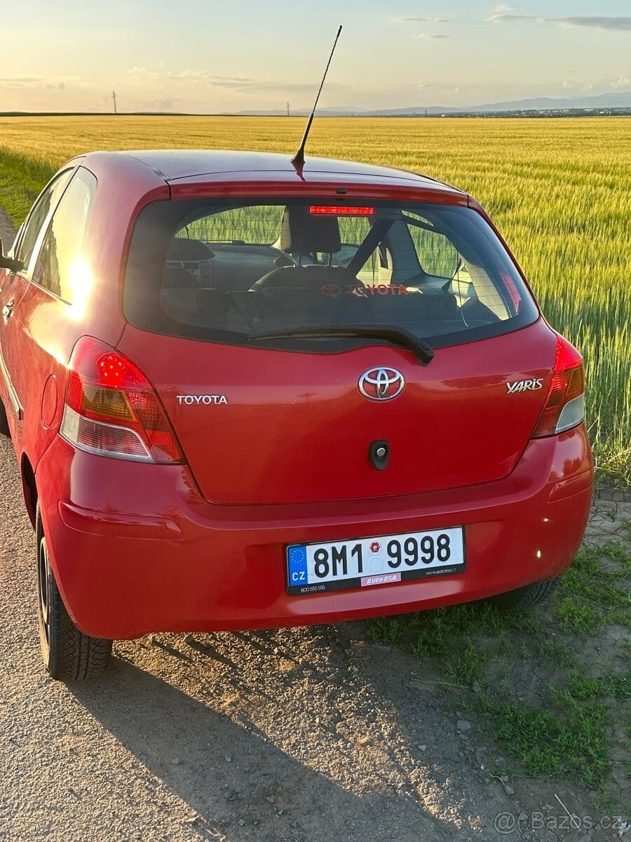 2009 Toyota YARIS - 5