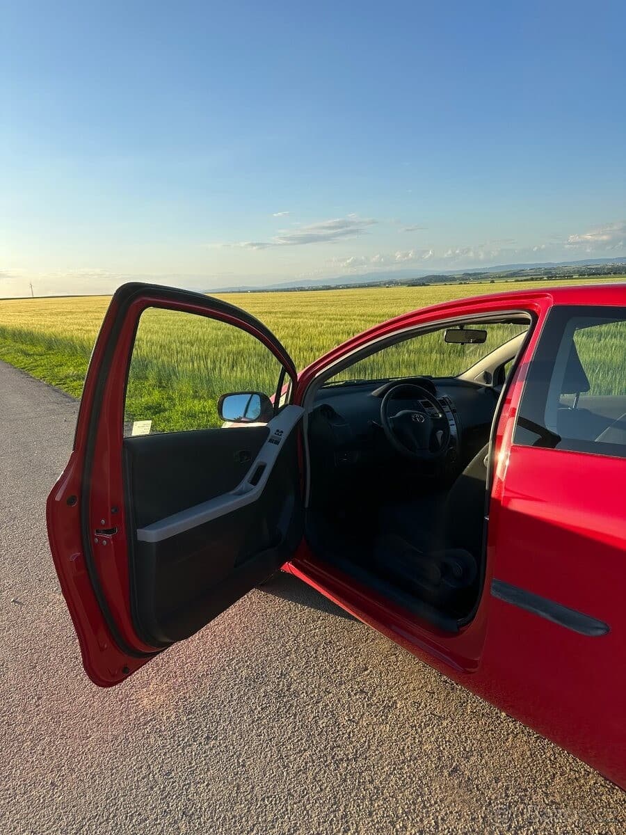 2009 Toyota YARIS - 6