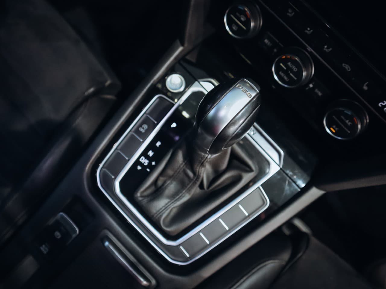 2018 Volkswagen PASSAT - 10