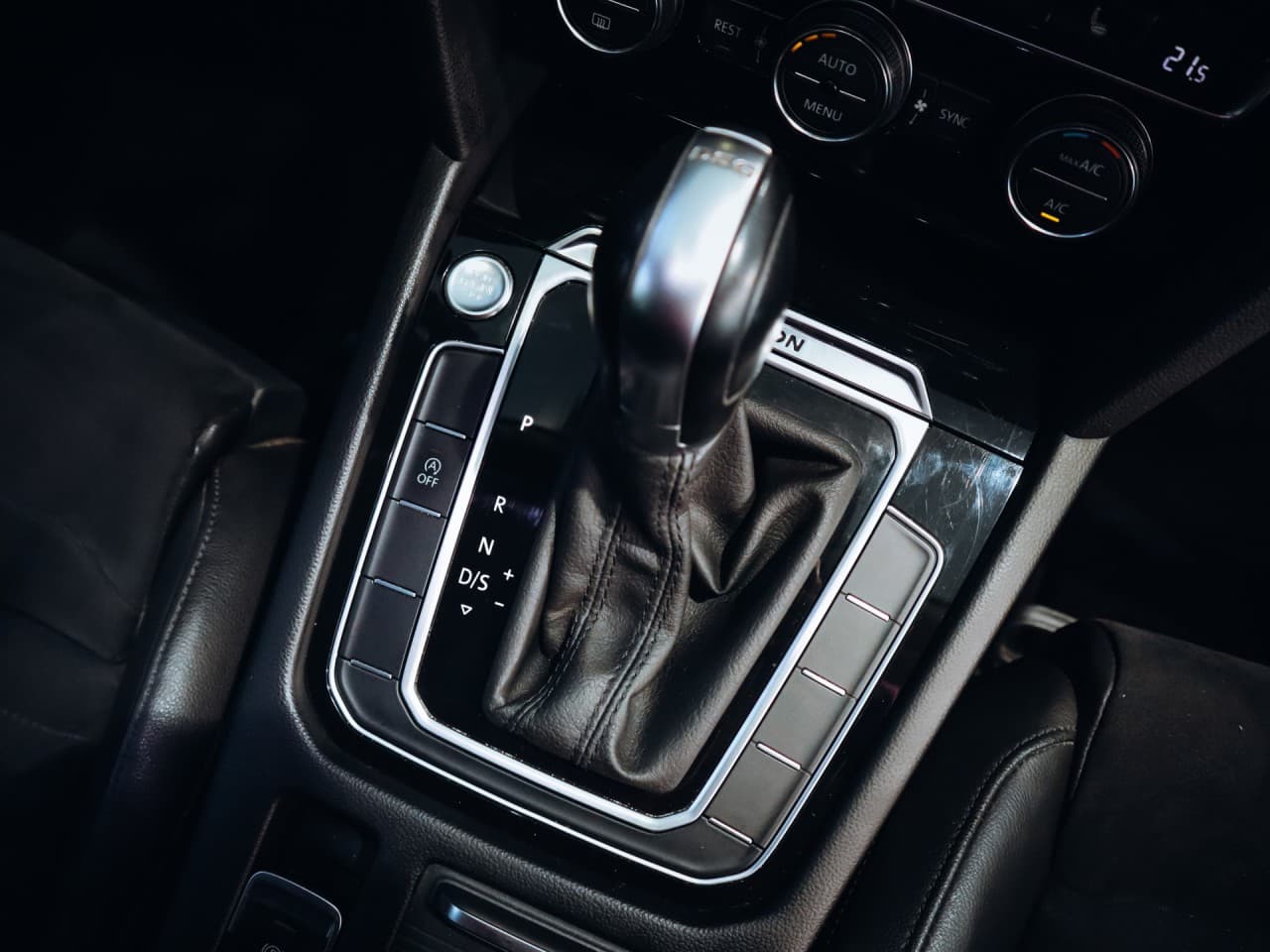 2018 Volkswagen PASSAT - 12