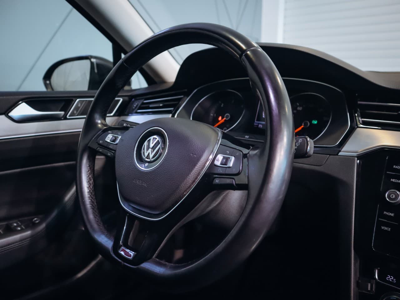 2018 Volkswagen PASSAT - 14