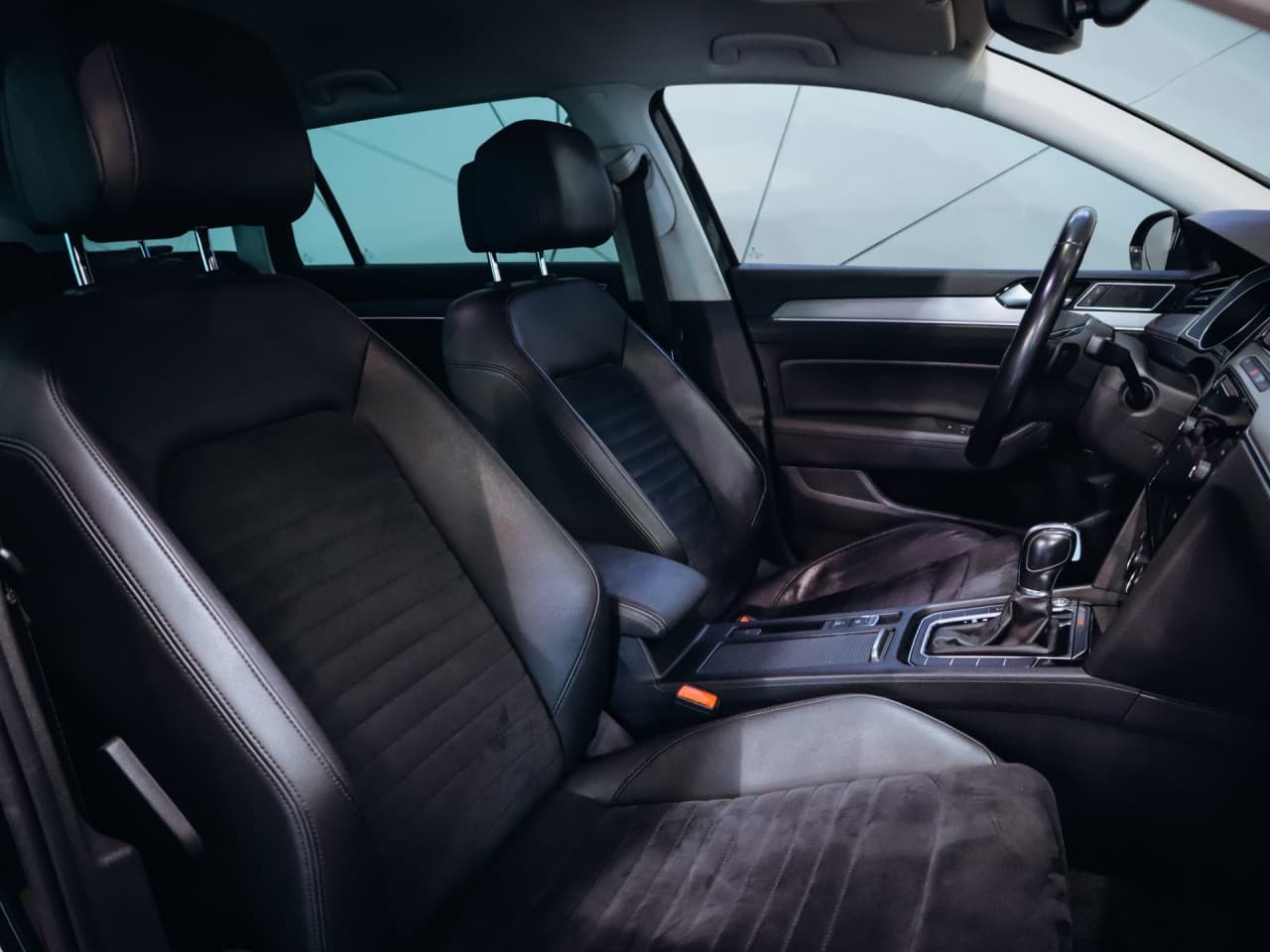 2018 Volkswagen PASSAT - 19