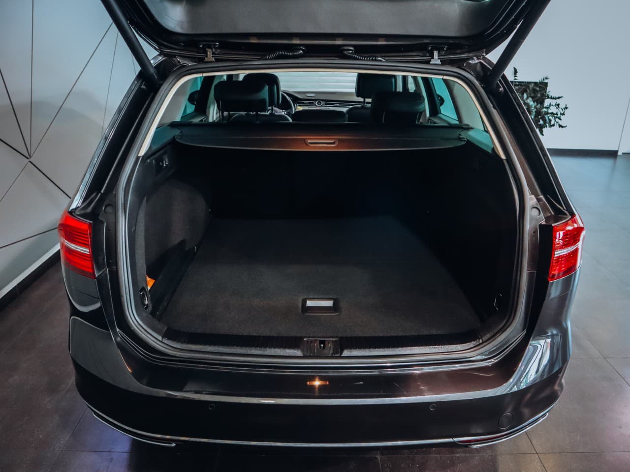 2018 Volkswagen PASSAT - 7