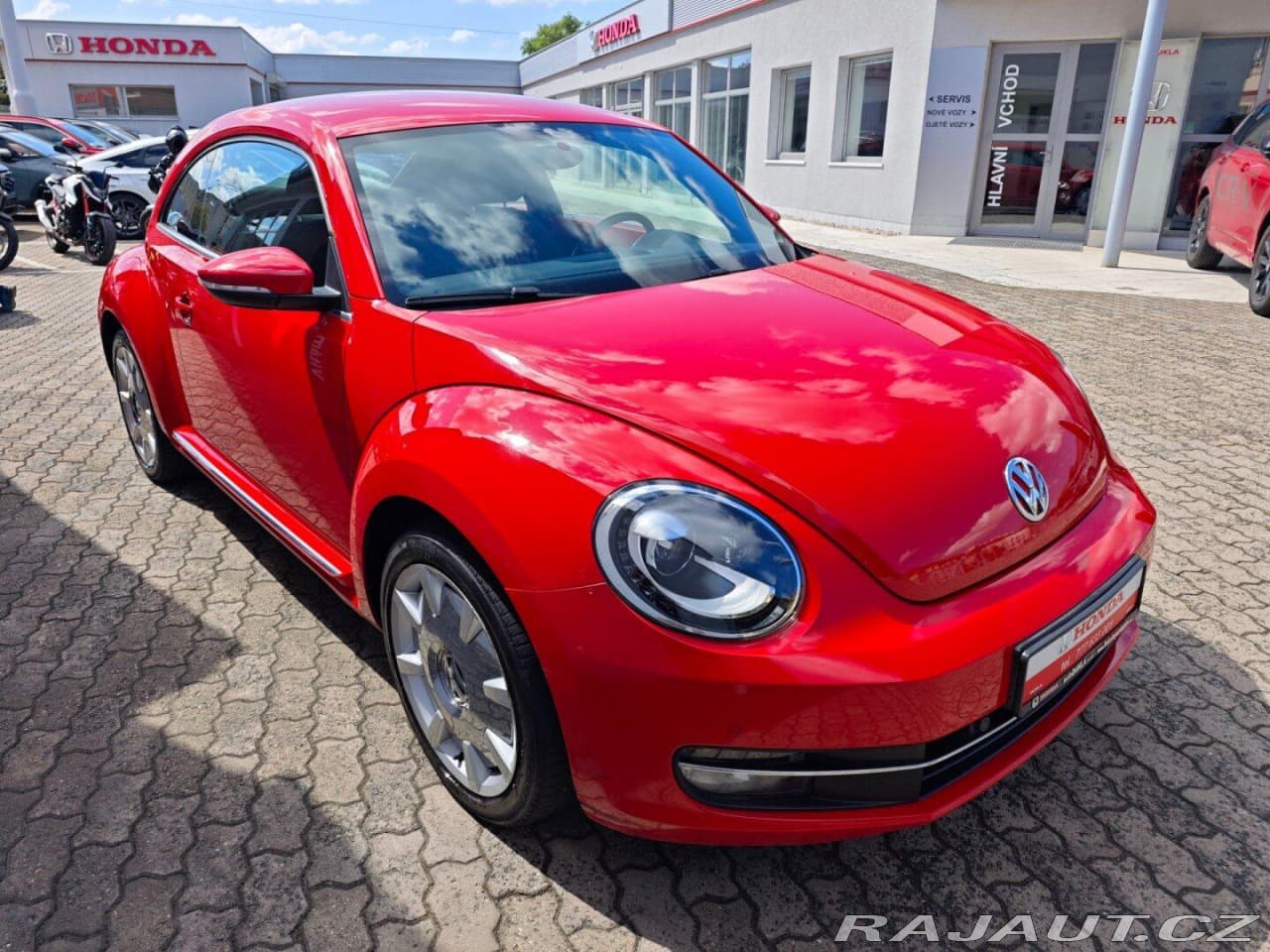 2012 Volkswagen BEETLE - 2