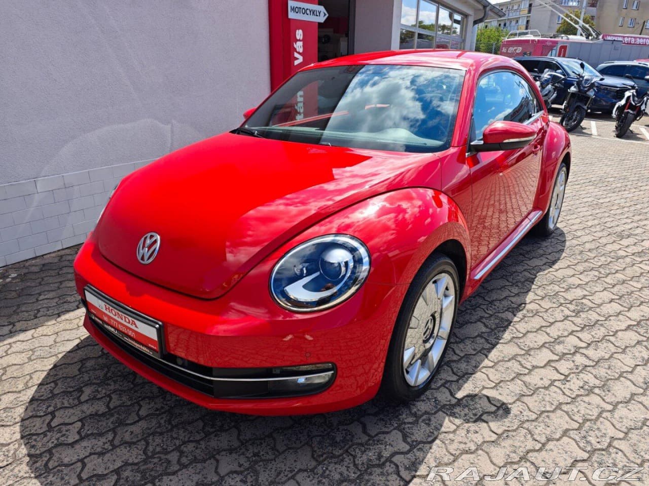 2012 Volkswagen BEETLE - 3