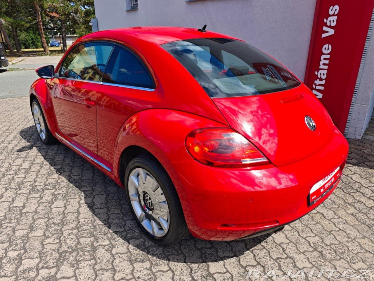 2012 Volkswagen BEETLE - 4
