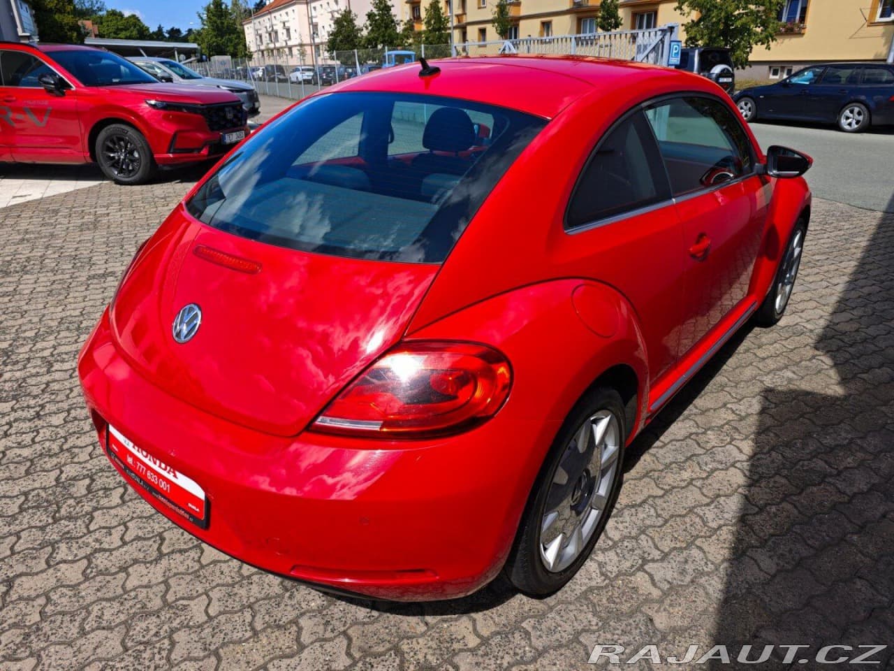 2012 Volkswagen BEETLE - 5