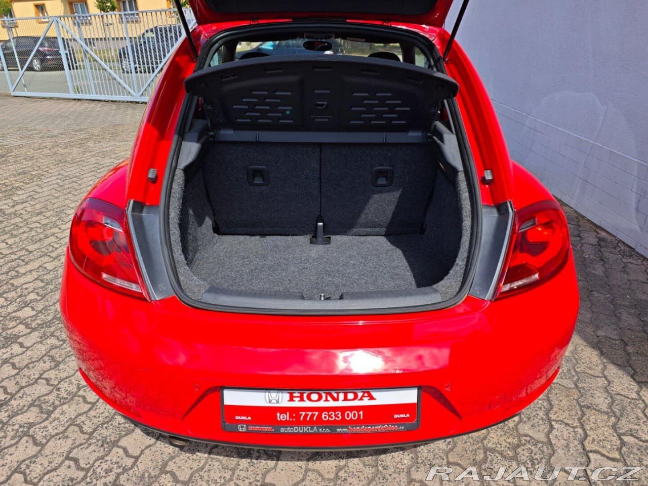 2012 Volkswagen BEETLE - 6