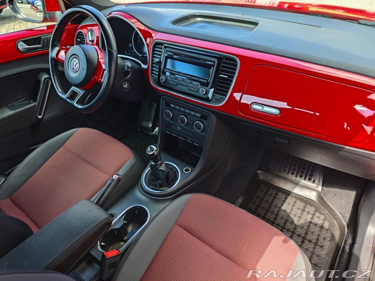 2012 Volkswagen BEETLE - 9
