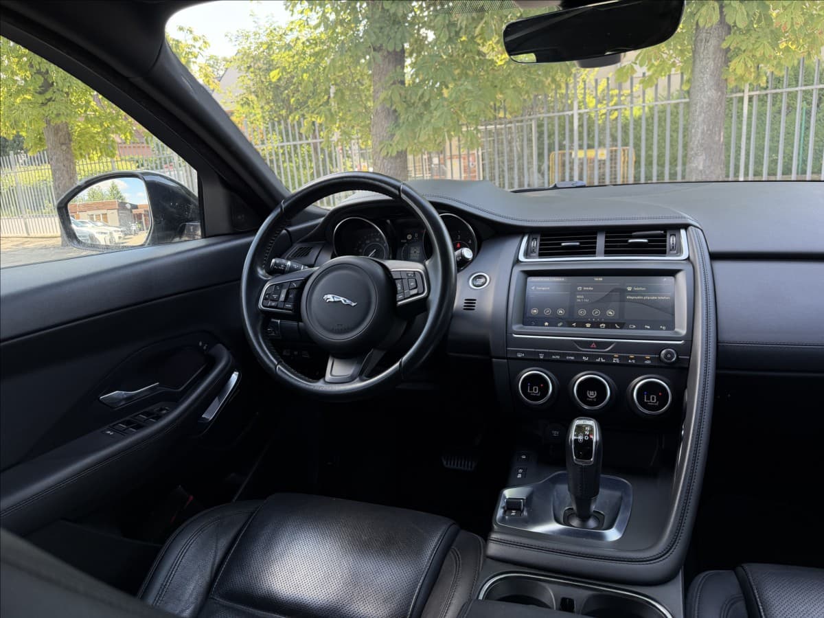 2018 Jaguar E-PACE - 12