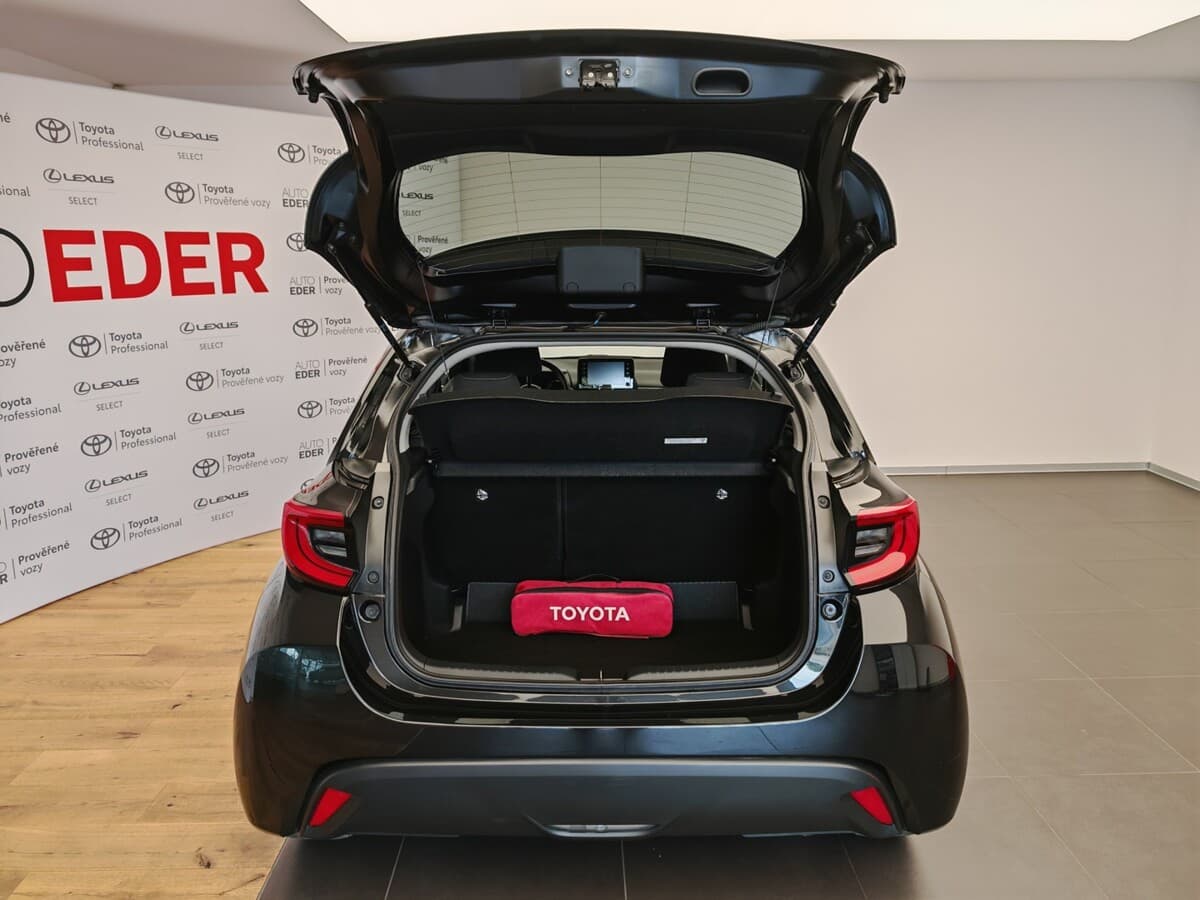2022 Toyota YARIS - 12