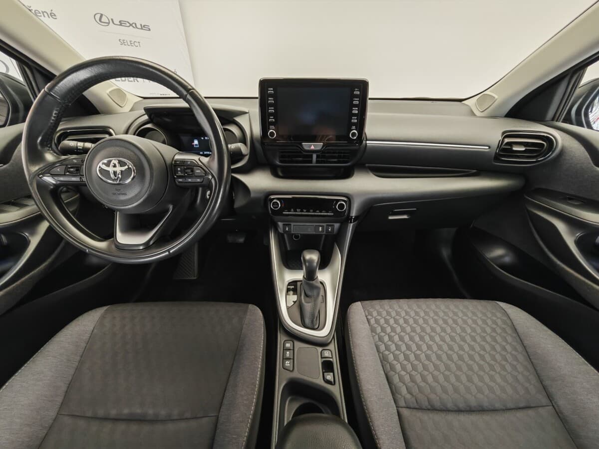 2022 Toyota YARIS - 16