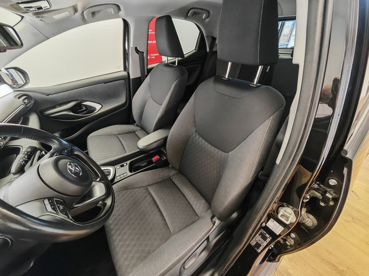 2022 Toyota YARIS - 19