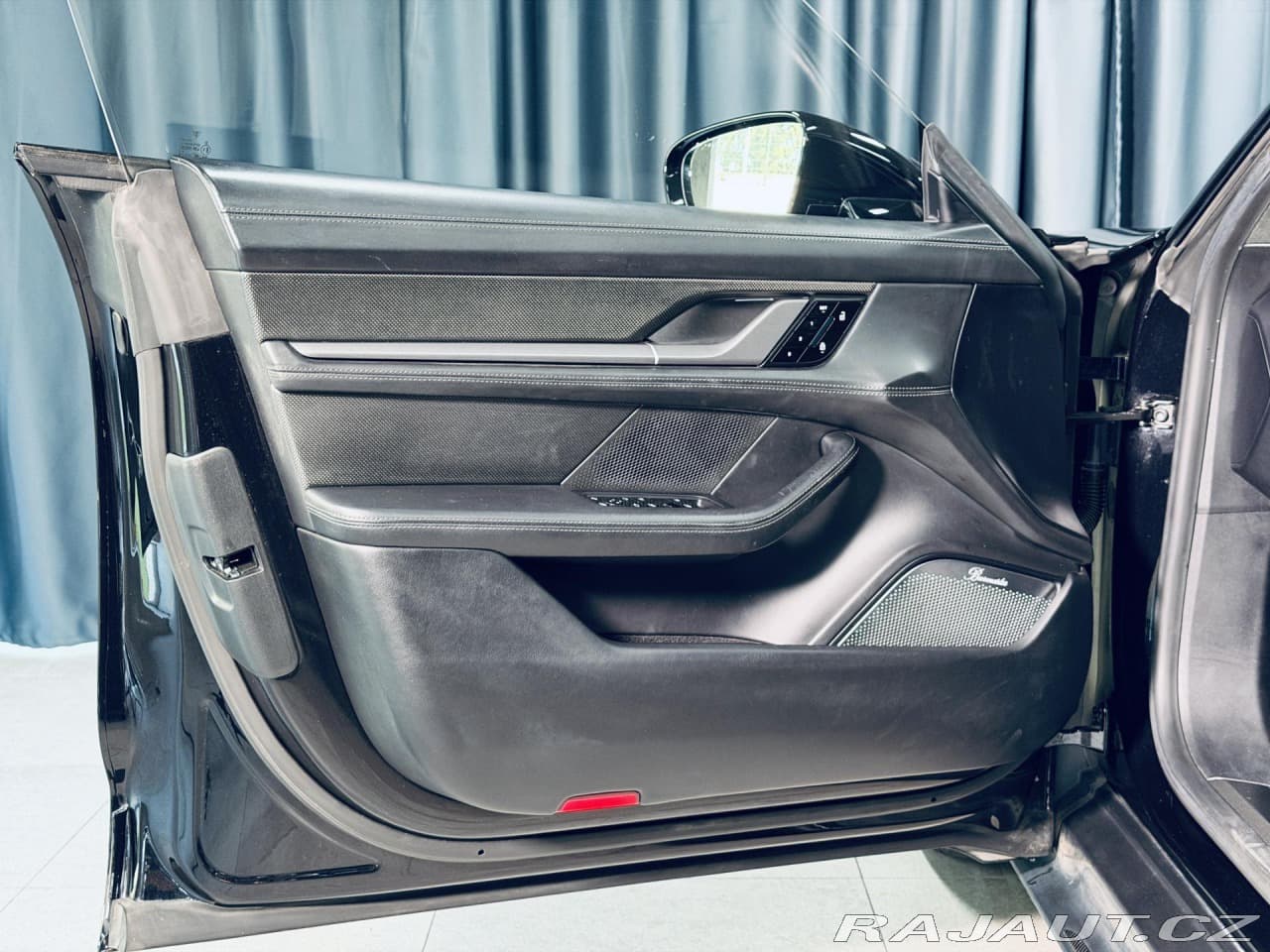 2020 Porsche TAYCAN - 14
