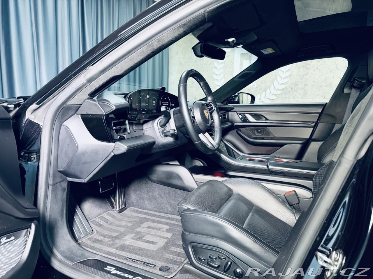 2020 Porsche TAYCAN - 16