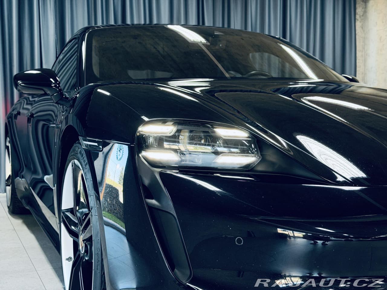 2020 Porsche TAYCAN - 4