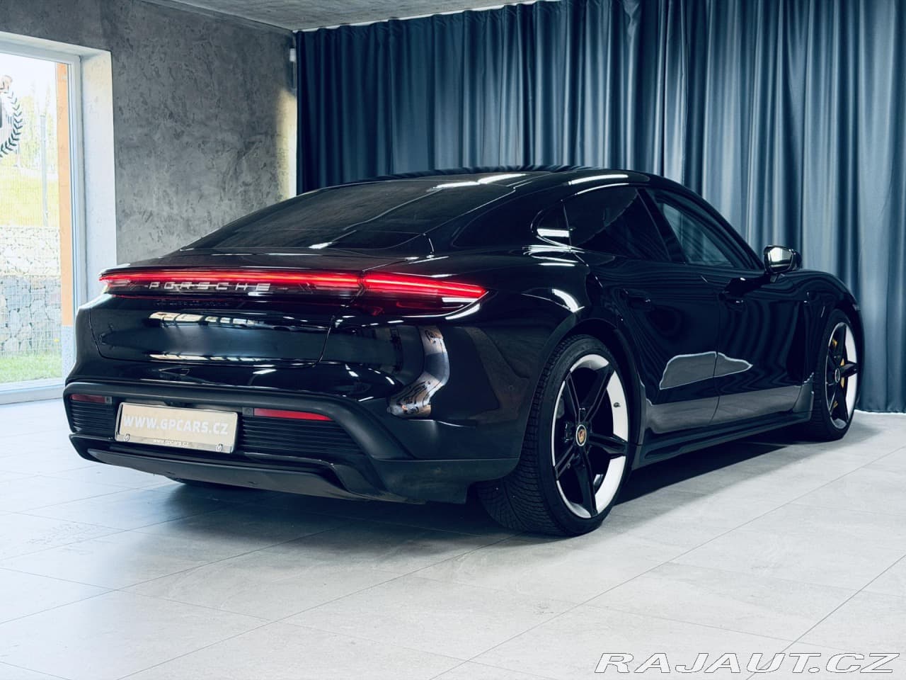 2020 Porsche TAYCAN - 8
