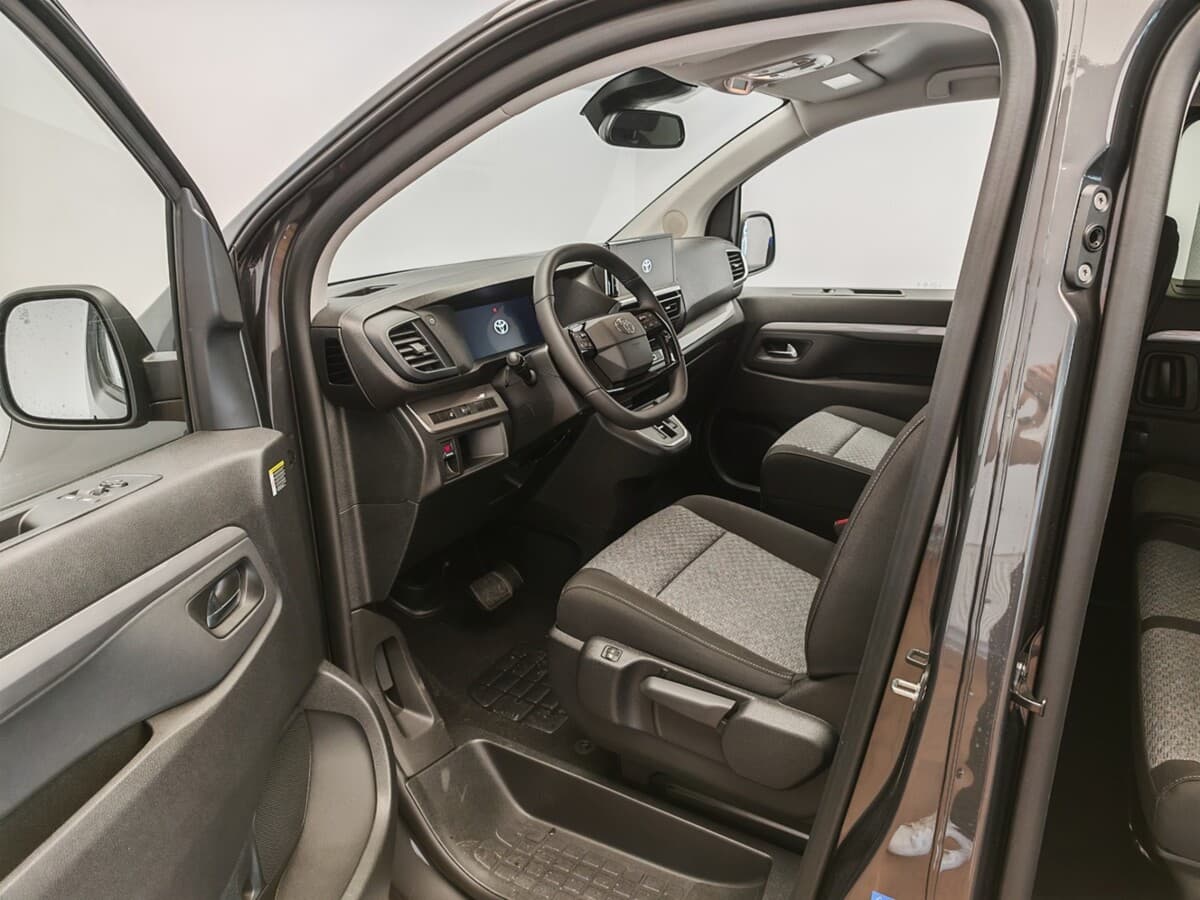 2025 Toyota PROACE - 10