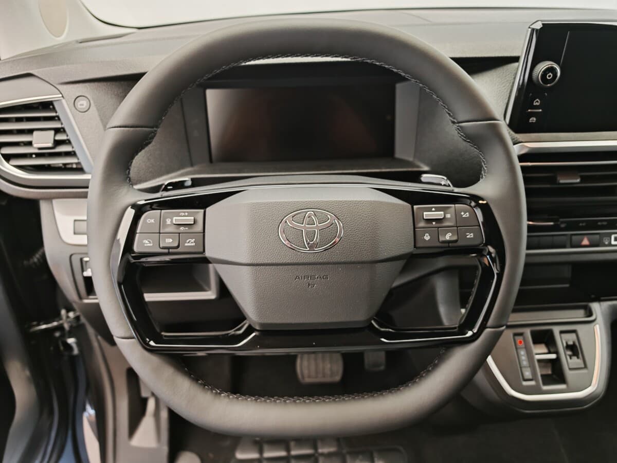 2025 Toyota PROACE - 13