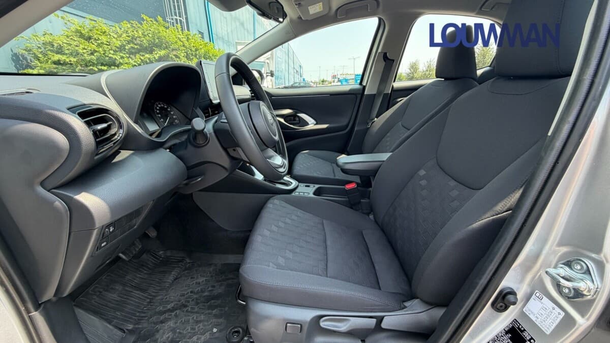 2025 Toyota YARIS - 13