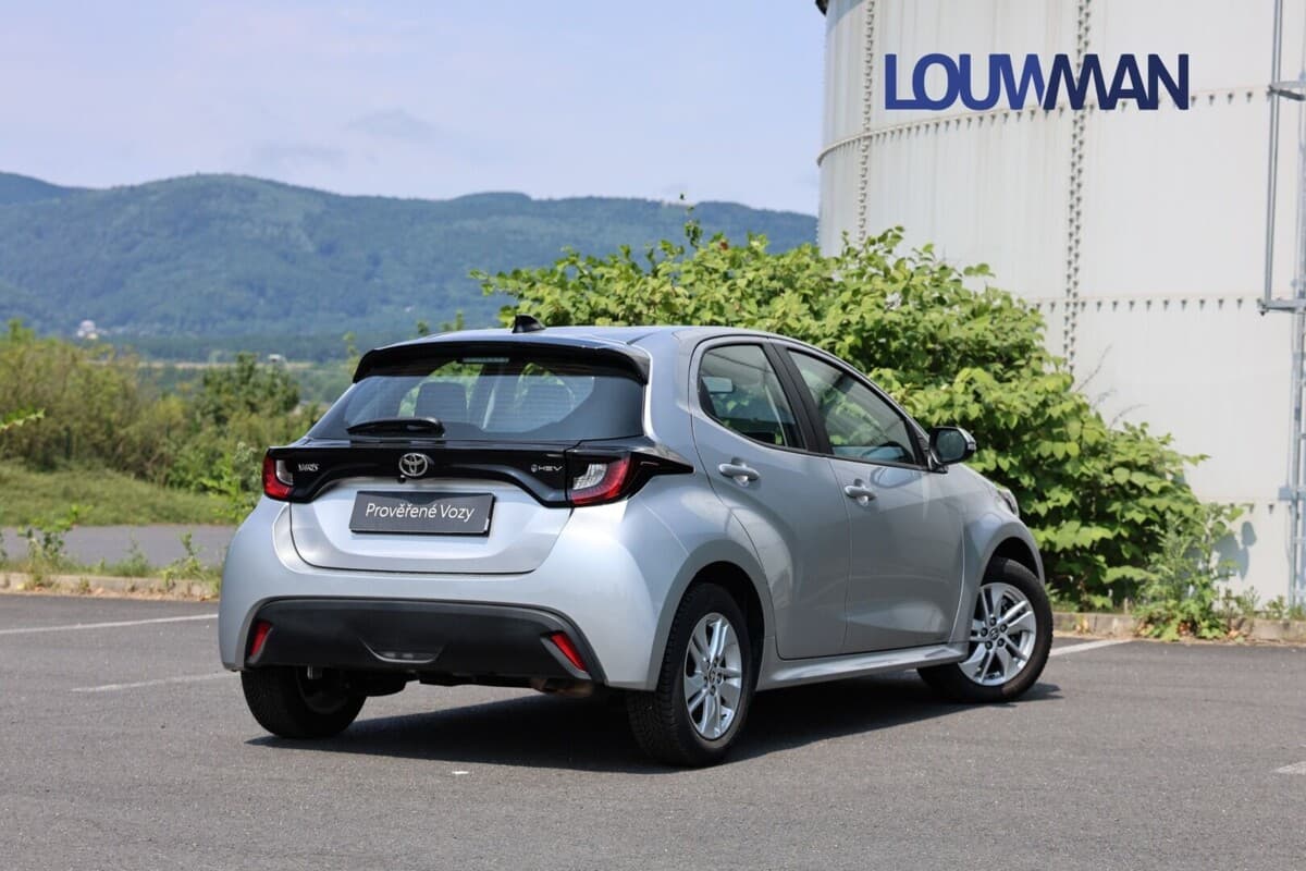 2025 Toyota YARIS - 2