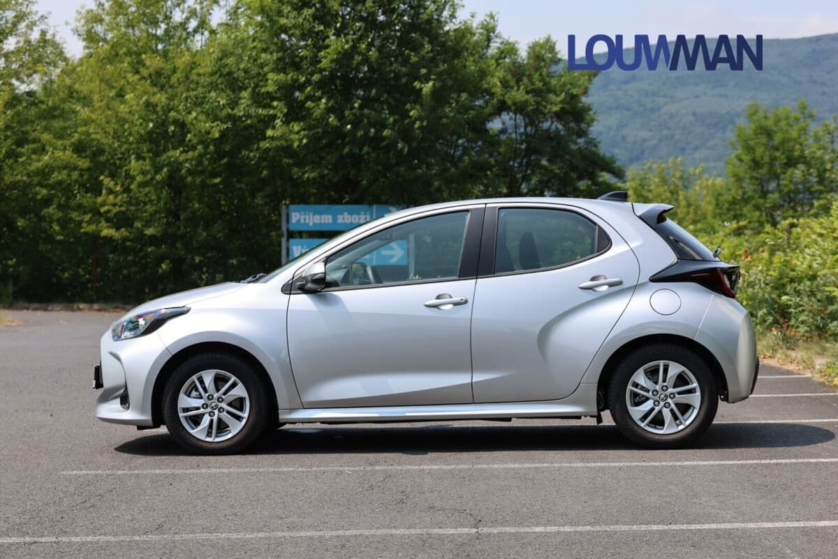 2025 Toyota YARIS - 3