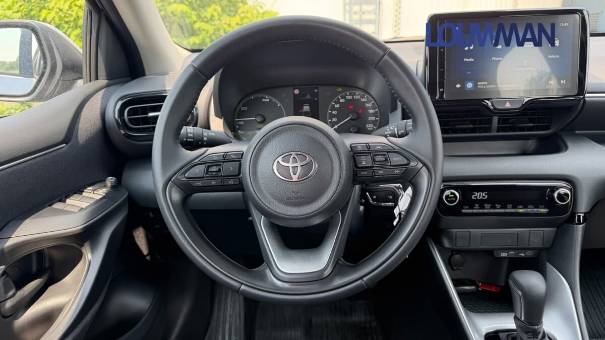 2025 Toyota YARIS - 6