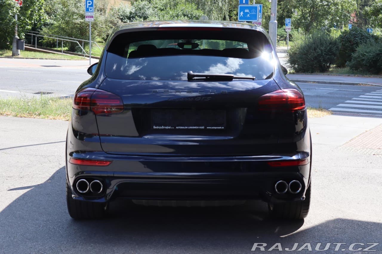 2016 Porsche CAYENNE - 12