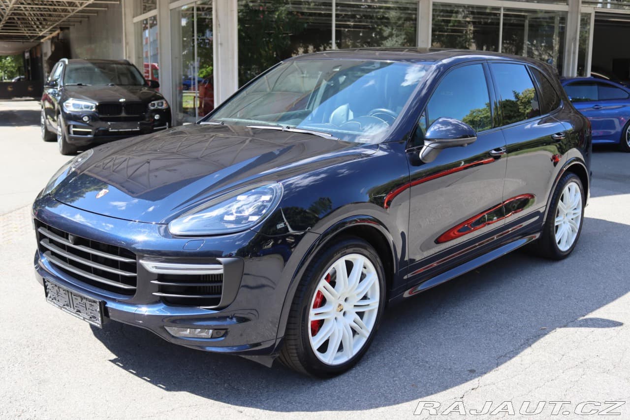 2016 Porsche CAYENNE - 17