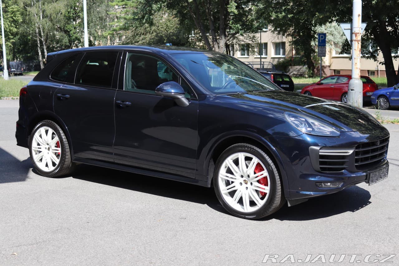 2016 Porsche CAYENNE - 8