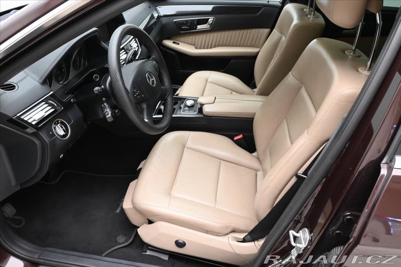 2010 Mercedes-Benz E-CLASS - 13