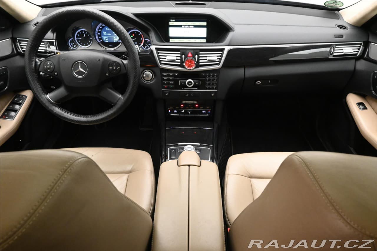 2010 Mercedes-Benz E-CLASS - 15