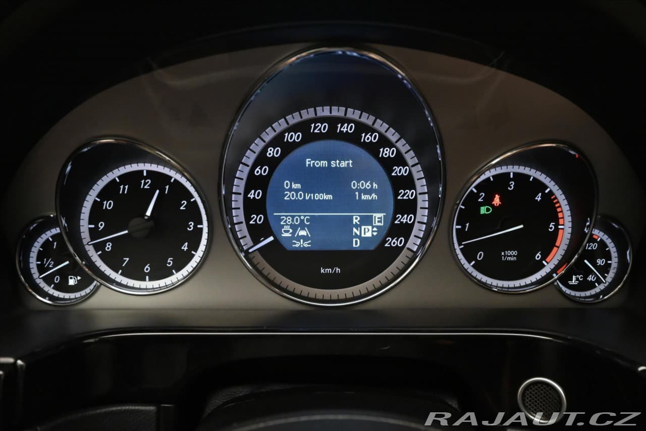2010 Mercedes-Benz E-CLASS - 16