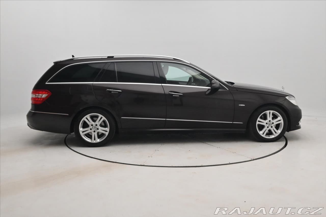 2010 Mercedes-Benz E-CLASS - 4
