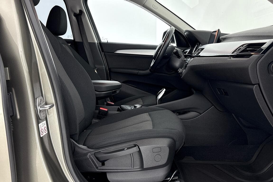 2018 BMW X1 - 12