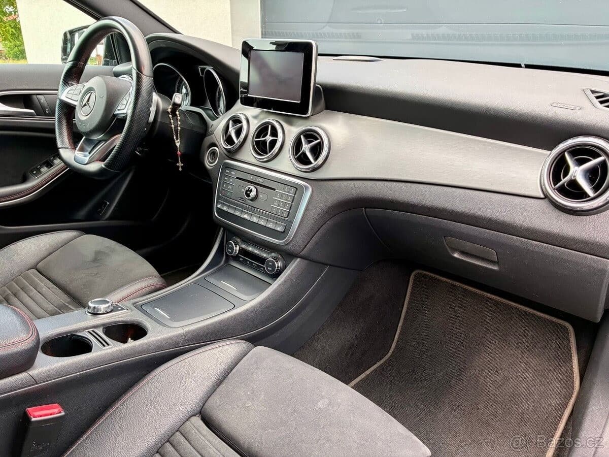 2017 Mercedes-Benz GLA - 11