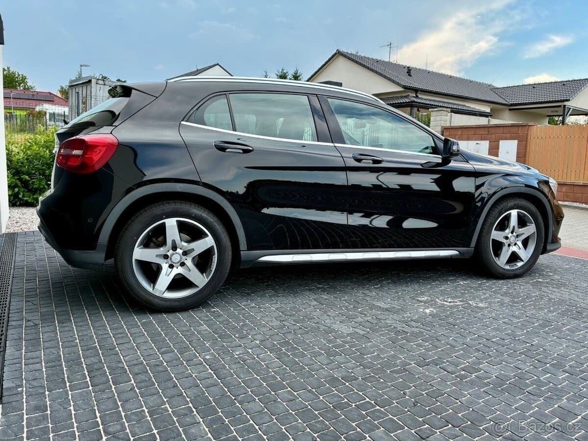 2017 Mercedes-Benz GLA - 9