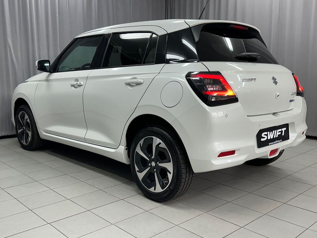 2025 Suzuki SWIFT - 5
