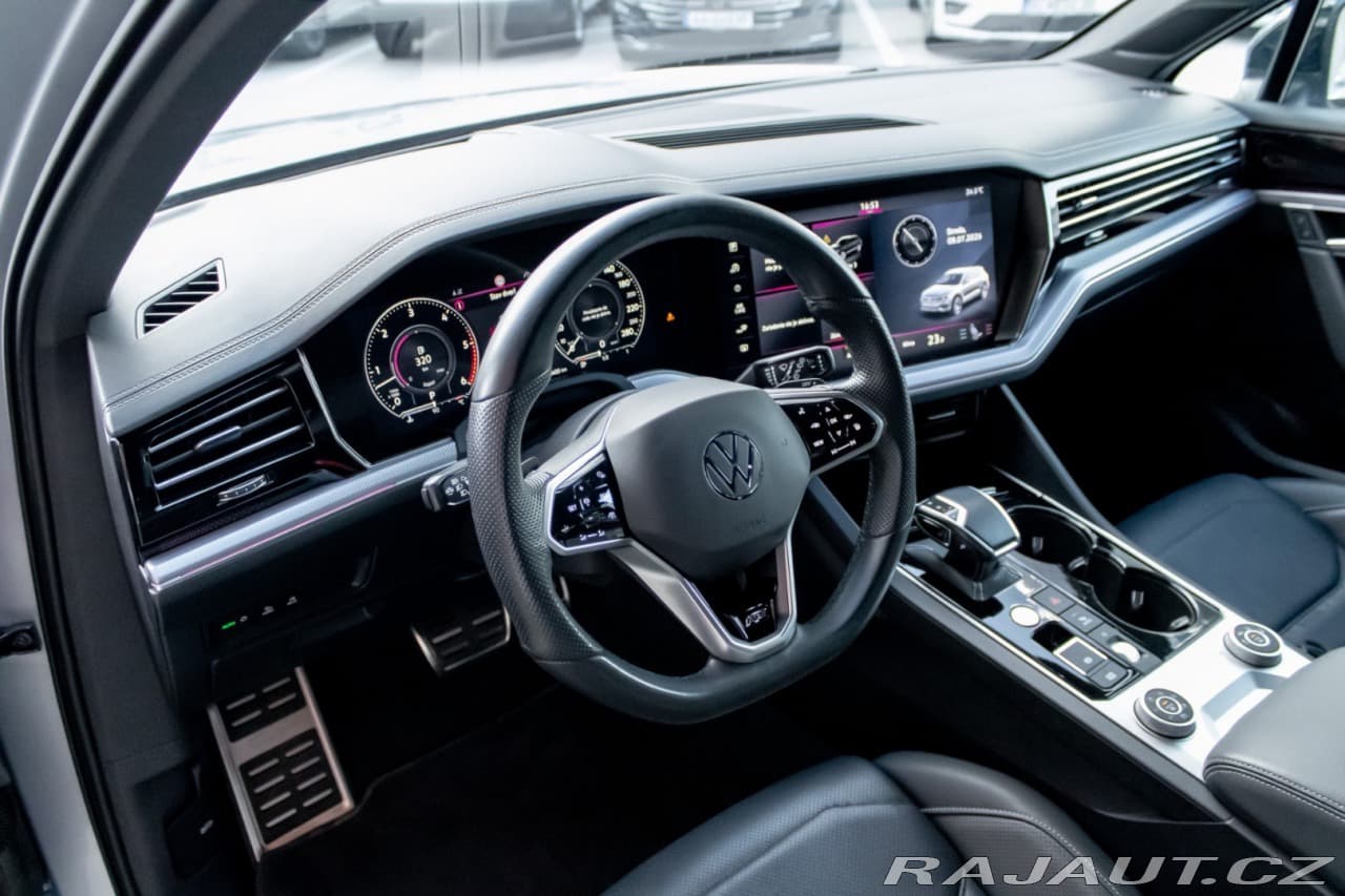 2021 Volkswagen TOUAREG - 14