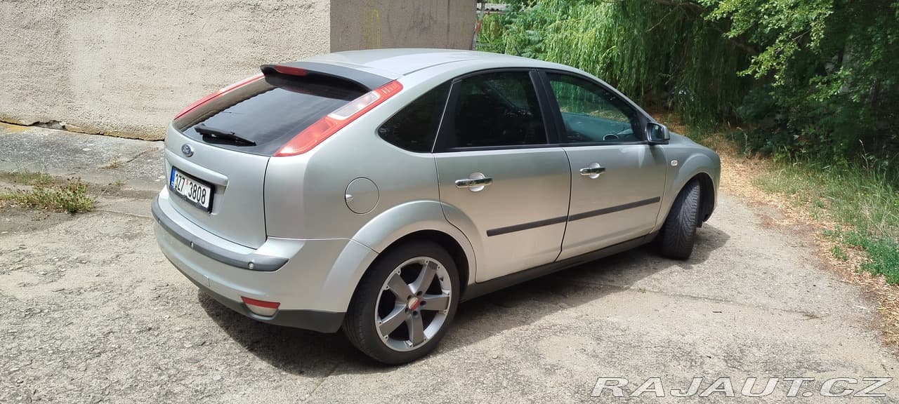 2006 Ford FOCUS - 2