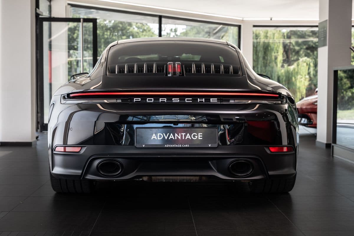 2025 Porsche 911 - 3